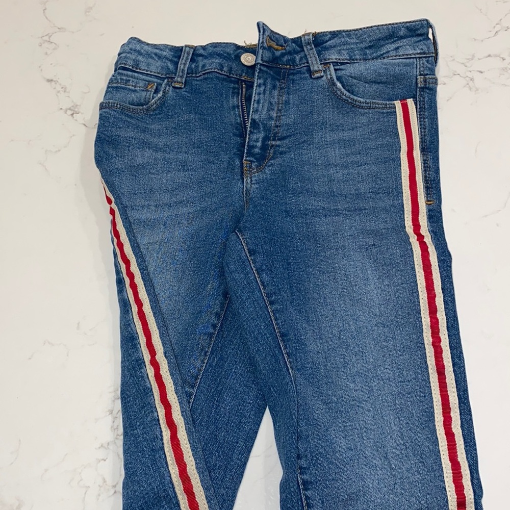 Zara blur jeans with red and white stripe on each side. US size 2.